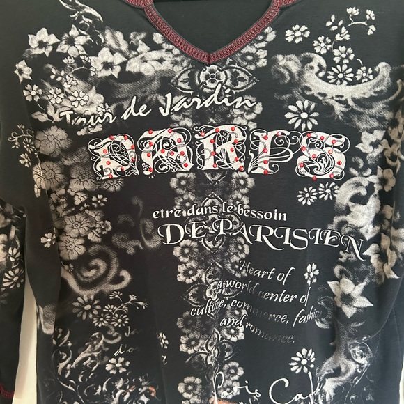 Y2K whimsigoth graphic Paris black and red studded 3/4 sleeve womens top - Picture 2 of 3